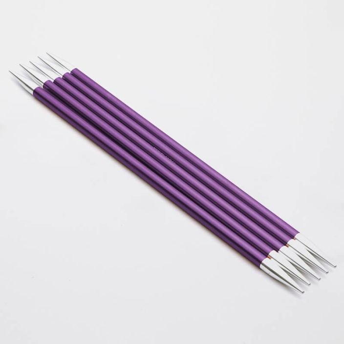 KnitPro Zing sukkapuikot 4,5mm 20cm Kevyesta metallista valmistetut sukkapuikot ovat pinnaltaan taysin sileat. Jokaisella