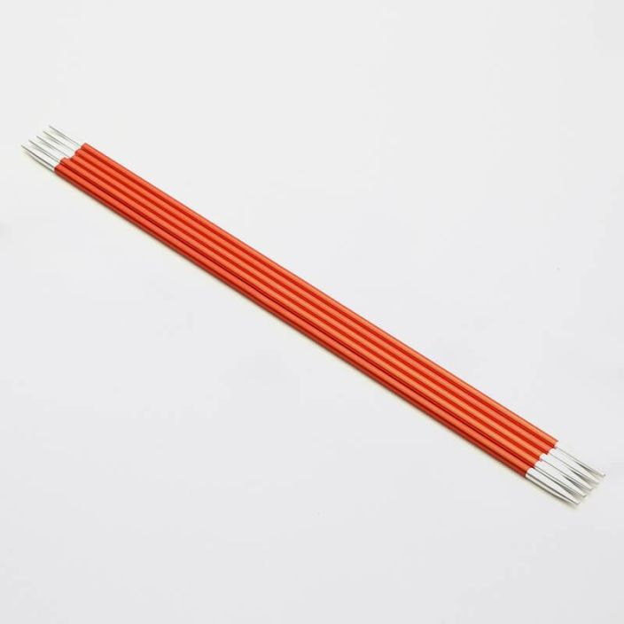 KnitPro Zing sukkapuikot 2,5mm 20cm Kevyesta metallista valmistetut sukkapuikot ovat pinnaltaan taysin sileat. Jokaisella