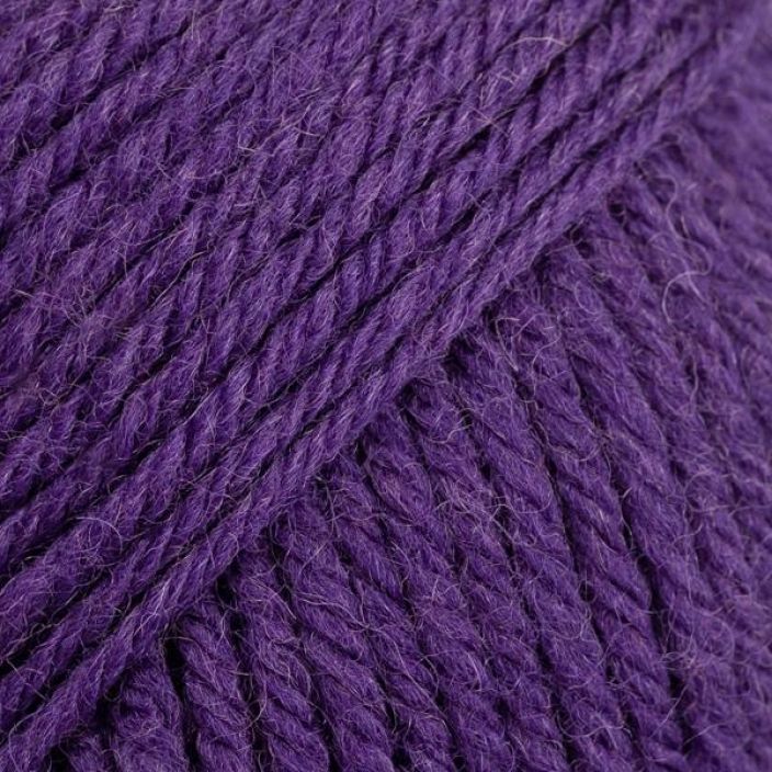 Drops Karisma 76 dark purple 50g Drops Karisma on erittain suosittu superwash-kasitelty villalankaklassikko.