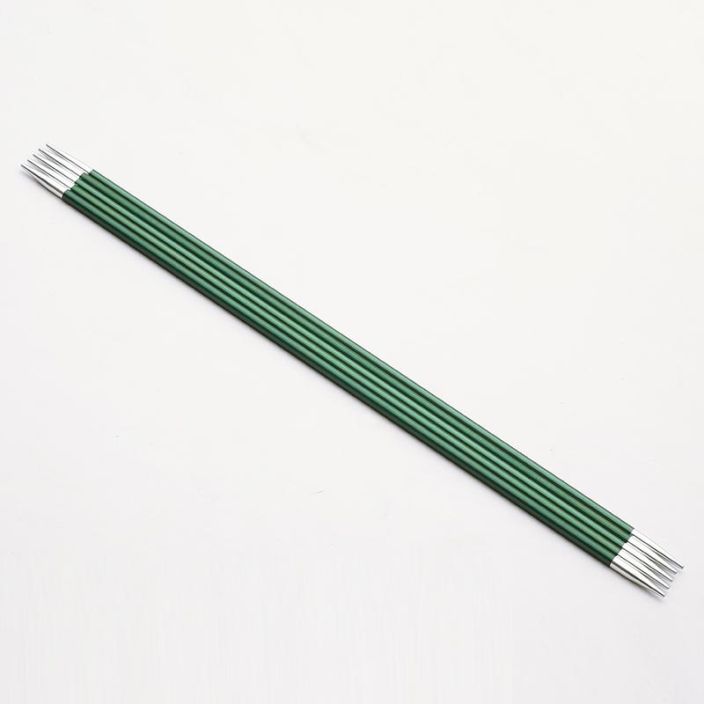 KnitPro Zing sukkapuikot 3mm 20cm Kevyesta metallista valmistetut sukkapuikot ovat pinnaltaan taysin sileat. Jokaisella