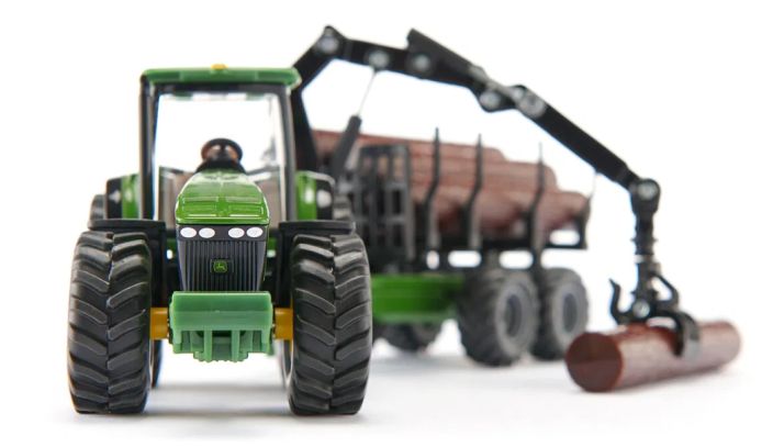 Siku John Deere 8430 ja tukkiperäkärry 1:50 313-1954 tuotekuva 1